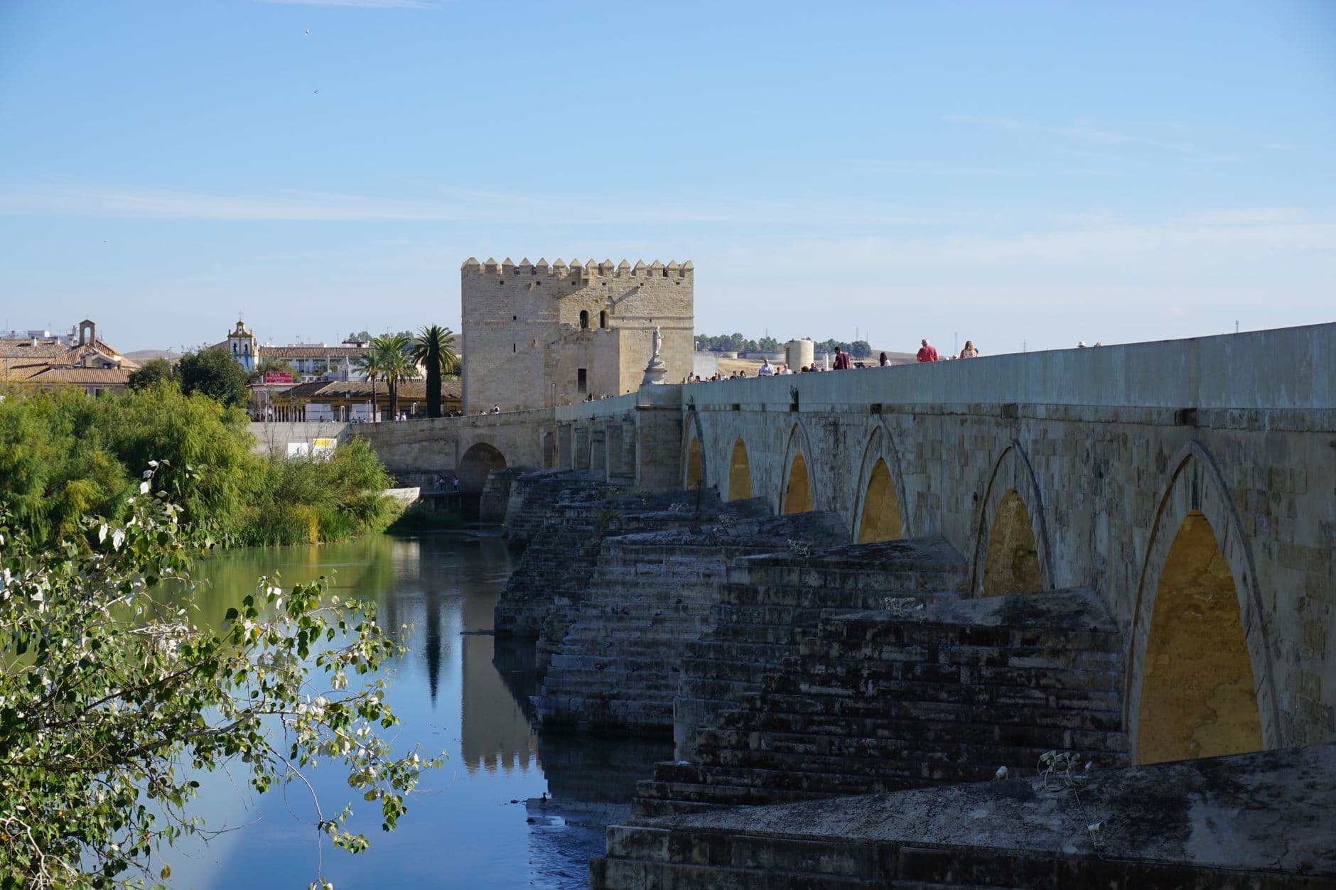Le pont romain de Cordoue avec la Mezquita-cathédrale en arrière-plan