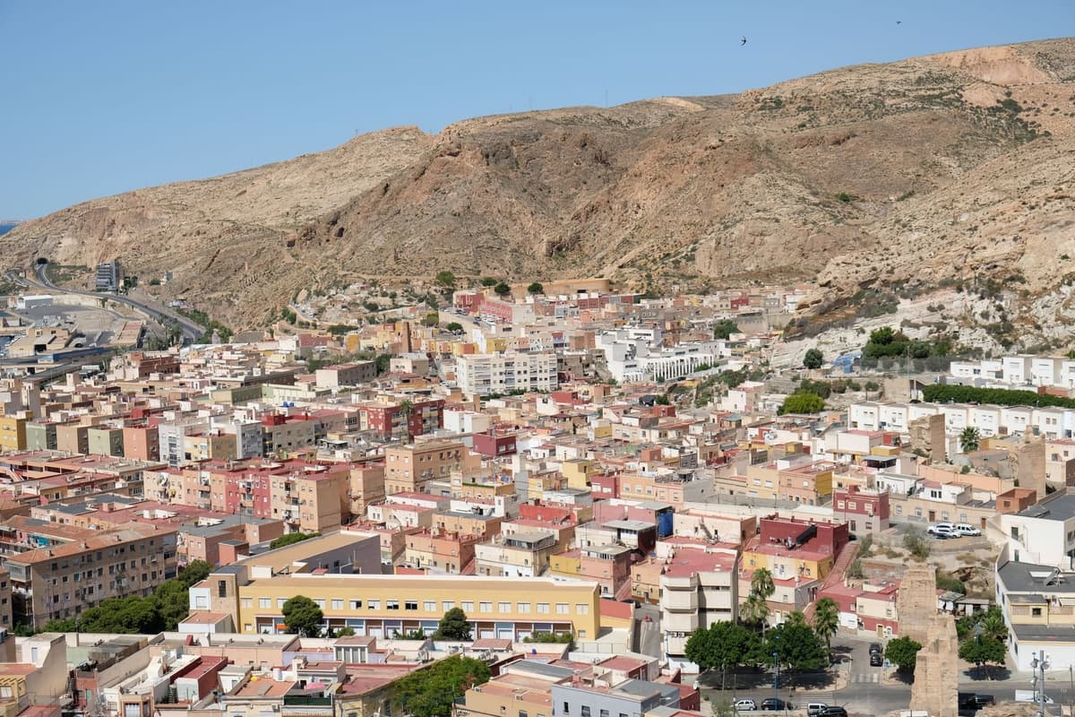 Vue aérienne de la ville d'Almería, point de départ vers Tabernas